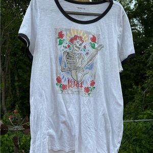 Torrid White Grateful Dead Tee with Black Trim